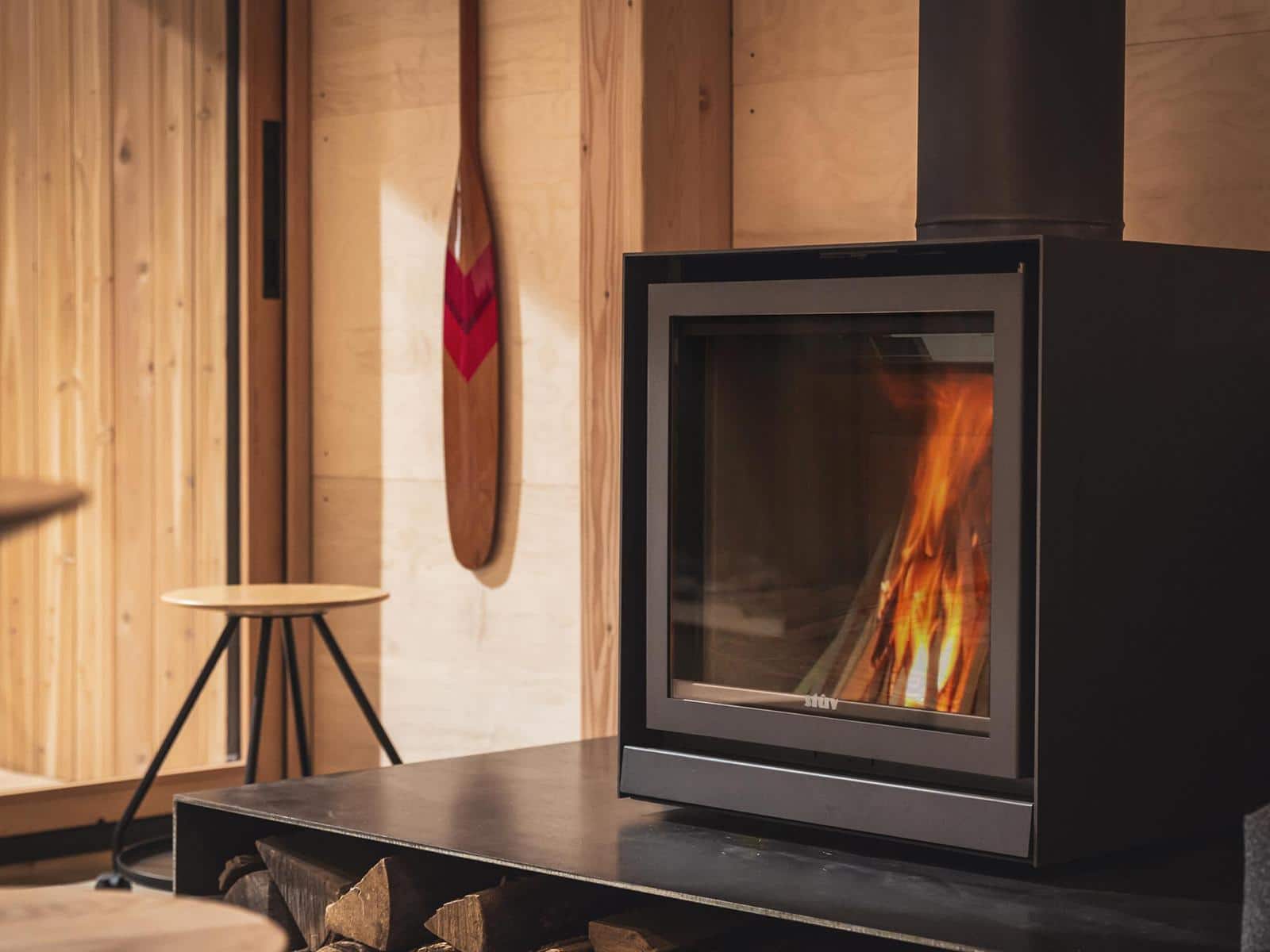Stûv 16-68 cube - Photo: James Jones - Architecture: Backcountry Hut Company